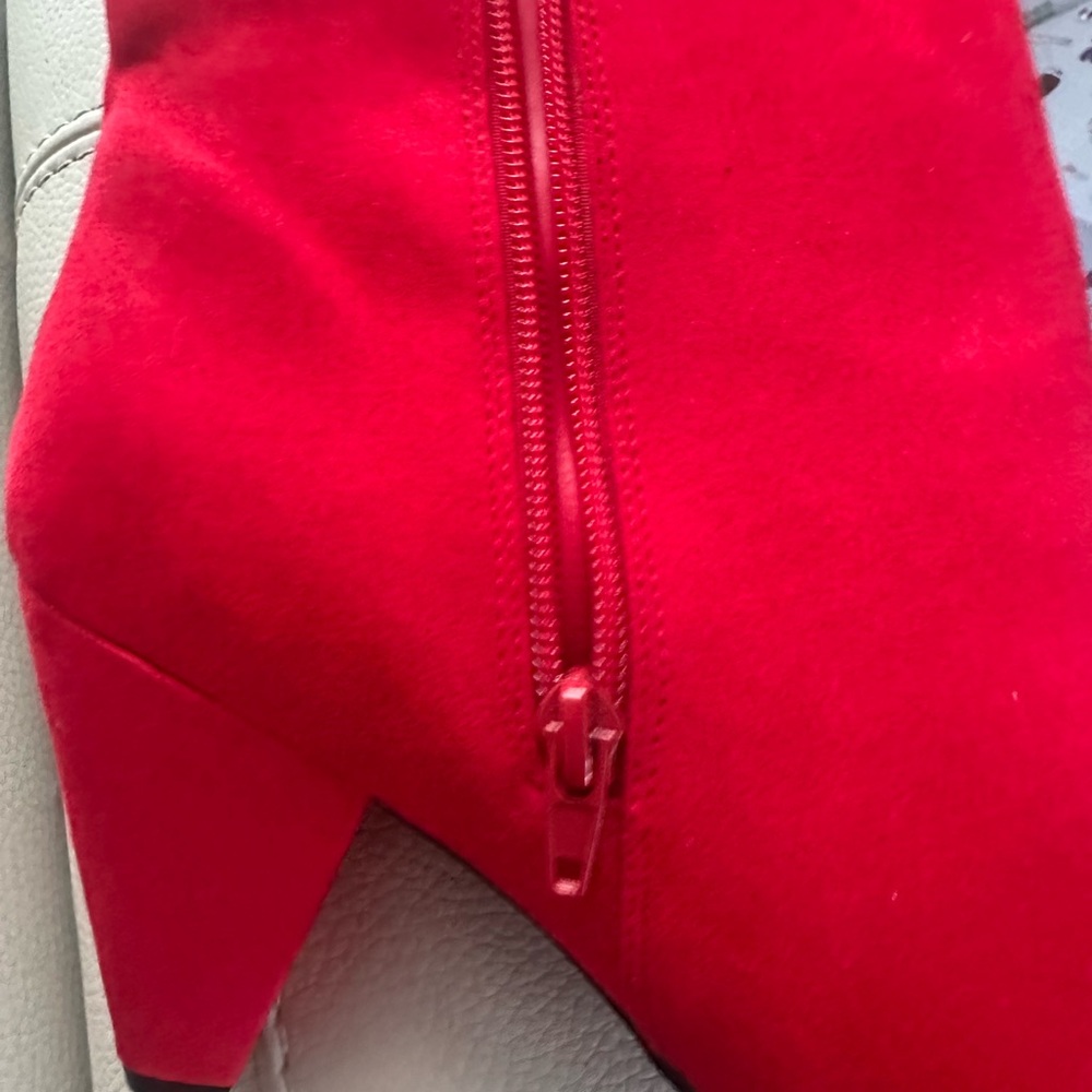 Red Suede Ankle boots never worn with cuban or cowgirl style heel and zippers - Picture 3 of 4